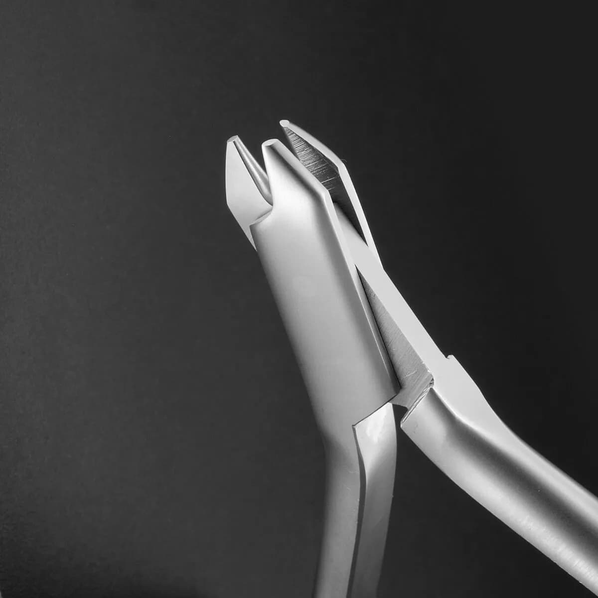 Aderer Short Plier