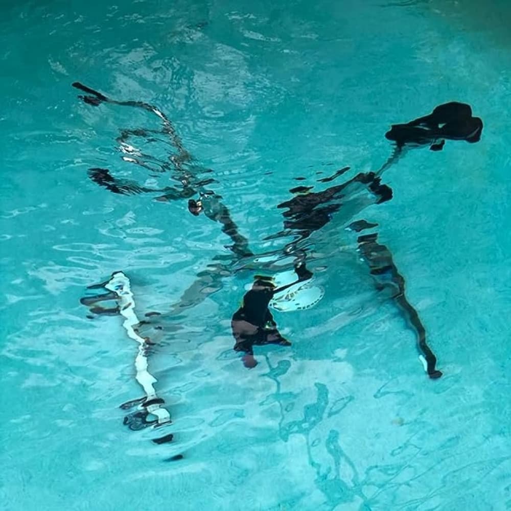 دراجة تدريب تحت الماء underwater bike